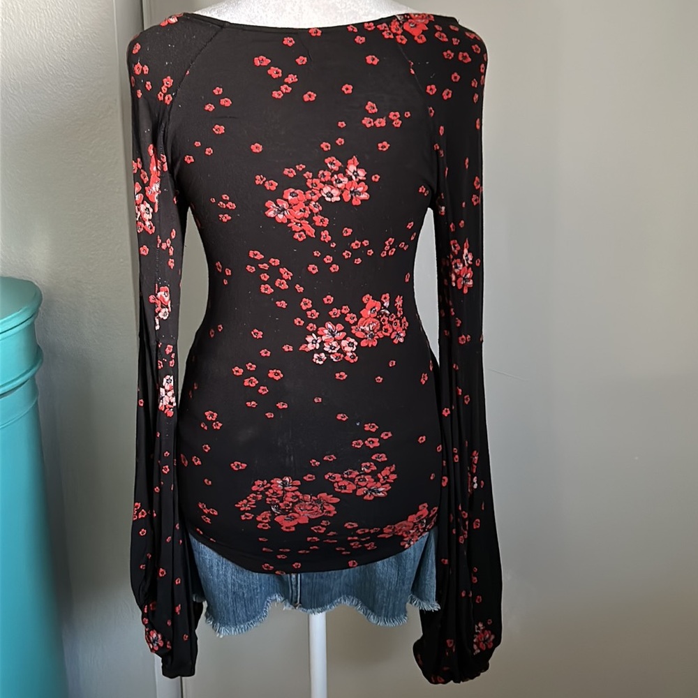 Free People Floral Scoop Neck Drop Shoulder Bubble Sleeve Stretchy Shirt - Picture 8 of 9